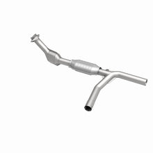 Load image into Gallery viewer, MagnaFlow Direct Fit Catalytic Converter 97-99 E-150/250 4.6L P/S