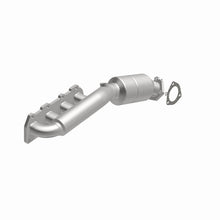 Load image into Gallery viewer, MagnaFlow Direct Fit Catalytic Converter 02-04 VW Passat 4.0L