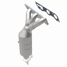 Load image into Gallery viewer, MagnaFlow Direct Fit Catalytic Converter 04-05 Suz Verona2.5 Manifold Front
