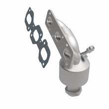 Load image into Gallery viewer, MagnaFlow Direct Fit Catalytic Converter 00-01 Mazda MPV 2.5L Manifold
