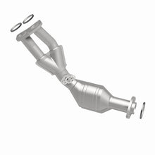 Load image into Gallery viewer, MagnaFlow Direct Fit Catalytic Converter 01-04 Toyota Tacoma 2.7L