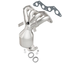 Load image into Gallery viewer, MagnaFlow Direct Fit Catalytic Converter Honda 00-05 Civic 1.7L