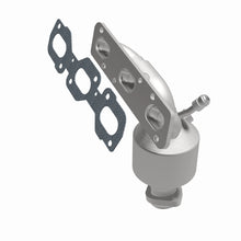 Load image into Gallery viewer, MagnaFlow Direct Fit Catalytic Converter 00-01 Mazda MPV 2.5L Manifold