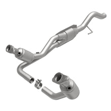 Load image into Gallery viewer, MagnaFlow Direct Fit Catalytic Converter 00-03 Dodge Dakota 4.7L 4WD (49 State)