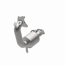 Load image into Gallery viewer, MagnaFlow Direct Fit Catalytic Converter 2015 Juke L4 1.6L OEM
