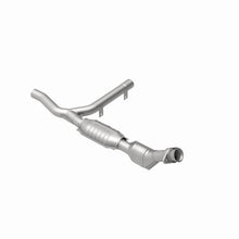 Load image into Gallery viewer, MagnaFlow Direct Fit Catalytic Converter 01-04 Ford F-150 4.2L 2wd