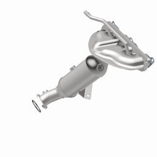 Load image into Gallery viewer, MagnaFlow Direct Fit Catalytic Converter 03-04 Ford Focus 2.3L Manifold (Eng Code Z)