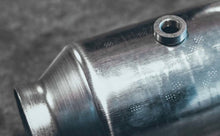 Load image into Gallery viewer, MagnaFlow Universal Catalytic Converter 1.75 inch C/A Spun