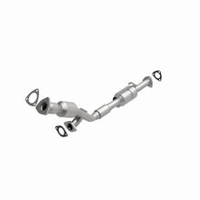 Load image into Gallery viewer, MagnaFlow Direct Fit Catalytic Converter 02-03 Saturn Vue 3.0L Rear