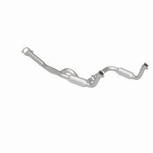 Load image into Gallery viewer, MagnaFlow Direct Fit Catalytic Converter 00 Chevy Express 1500 5.7L
