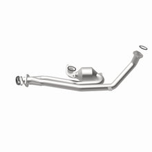 Load image into Gallery viewer, MagnaFlow Direct Fit Catalytic Converter 01-03 Toyota Sienna 3.0L fr