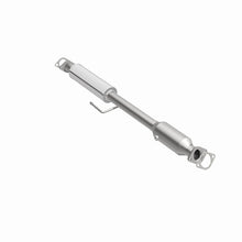 Load image into Gallery viewer, MagnaFlow Direct Fit Catalytic Conv 11-14 Sonata 2.4L Underbody (OEM Grade Federal / EPA Compliant)