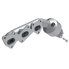 Load image into Gallery viewer, MagnaFlow Direct Fit Catalytic Converter 2009 Kia Borrego 3.8L Passenger Side