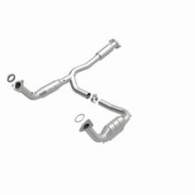 Load image into Gallery viewer, MagnaFlow Direct Fit Catalytic Converter 05-06 GMC Envoy XL Denali