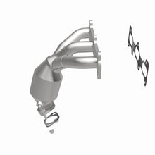 Load image into Gallery viewer, MagnaFlow Direct Fit Catalytic Converter 02-06 Hyundai Sonata 2.7L
