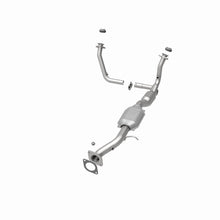 Load image into Gallery viewer, MagnaFlow Direct Fit Catalytic Converter 01-05 Chevy Blazer 4.3L 2WD