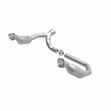 Load image into Gallery viewer, MagnaFlow Direct Fit Catalytic Converter 06-07 Ram 1500 4.7L Underbody