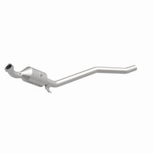 Load image into Gallery viewer, MagnaFlow Direct Fit Catalytic Converter 2006-2011 R350 3.5 L Underbody