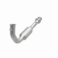 Load image into Gallery viewer, MagnaFlow Direct Fit Catalytic Converter OEM 2004 Jeep Liberty Underbody