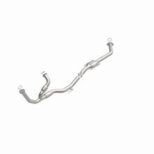 Load image into Gallery viewer, MagnaFlow Direct Fit Catalytic Converter 98-00 Sienna 3.0L