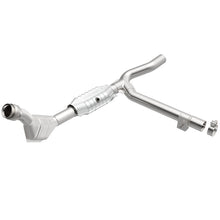 Load image into Gallery viewer, MagnaFlow Direct Fit Catalytic Converter 99-00 F-150 4.2L V6 2WD P/
