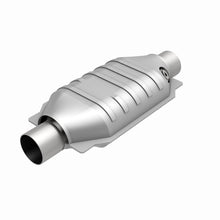 Load image into Gallery viewer, MagnaFlow Universal Catalytic Converter 3 W/O2 Boss