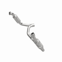 Load image into Gallery viewer, MagnaFlow Direct Fit Catalytic Converter 2006 Dodge RAM 1500 Pickup 5.7L Solid Front Axle