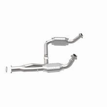 Load image into Gallery viewer, MagnaFlow DF Cat Conv 07-09 Chevrolet/GMC Silverado/Sierra 2500 HD 6.0L Y-Pipe Assy excludes Classic