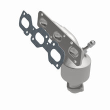Load image into Gallery viewer, MagnaFlow Direct Fit Catalytic Converter 00-01 Mazda MPV 2.5L Manifold