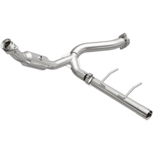 Load image into Gallery viewer, MagnaFlow Direct Fit Catalytic Converter 2007-2008 Ford Expedition/Navigator V8-5.4L