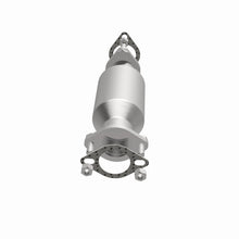 Load image into Gallery viewer, MagnaFlow Direct Fit Catalytic Converter 2007 Sorento V6 3.8 OEM Underbody