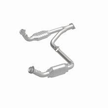 Load image into Gallery viewer, MagnaFlow Direct Fit Catalytic Converter 00-01Tahoe/Yukon V8 5.7L