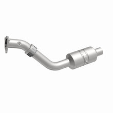 Load image into Gallery viewer, MagnaFlow Direct Fit Catalytic Converter 04-06 Chrysler Pacifica 3.5
