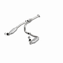 Load image into Gallery viewer, MagnaFlow Direct Fit Catalytic Converter 2002 Chevy E 1500 Van 4.3L