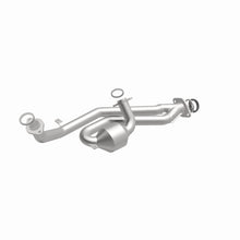 Load image into Gallery viewer, MagnaFlow Direct Fit Catalytic Converter 01-03 Toyota Sienna 3.0L fr