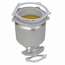 Load image into Gallery viewer, MagnaFlow Direct Fit Catalytic Converter 99-05 Hyundai Sonata 2.4L (CA)