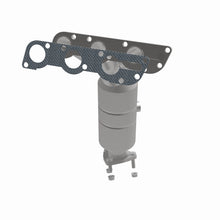 Load image into Gallery viewer, MagnaFlow Direct Fit Catalytic Converter 04-05 Suz Verona2.5 Manifold Front