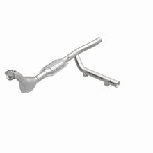 Load image into Gallery viewer, MagnaFlow Direct Fit Catalytic Converter 97-98 Ford Expedition 4.6