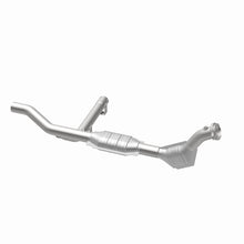 Load image into Gallery viewer, MagnaFlow Direct Fit Catalytic Converter 97-98 Ford Expedition 4.6