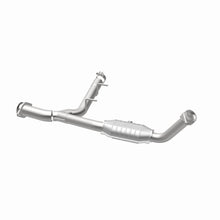 Load image into Gallery viewer, MagnaFlow Direct Fit Catalytic Converter 05 Expedition P/S 5.4L OEM