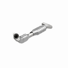 Load image into Gallery viewer, MagnaFlow Direct Fit Catalytic Converter 03 Lincoln Navigator 5.4L
