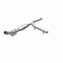 Load image into Gallery viewer, MagnaFlow Direct Fit Catalytic Converter 01-04 Ford F-150 4.2L 2wd