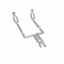 Load image into Gallery viewer, MagnaFlow Direct Fit Catalytic Converter 2003 THUNDERBIRD 3.9L Underbody