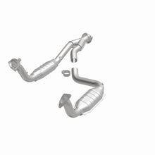 Load image into Gallery viewer, MagnaFlow Direct Fit Catalytic Converter 03-06 Chevy SSR 5.3/6.0 OEM