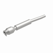 Load image into Gallery viewer, MagnaFlow Direct Fit Catalytic Converter 03-06 VW Phaeton 4.2L PS Rr