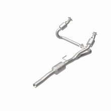 Load image into Gallery viewer, MagnaFlow Direct Fit Catalytic Converter 02-03 Dodge Durango