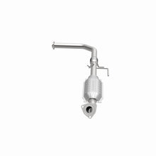 Load image into Gallery viewer, MagnaFlow Direct Fit Catalytic Converter 00-04 Toyota Tundra V8 4.7L Gas