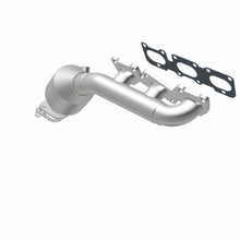 Load image into Gallery viewer, MagnaFlow Direct Fit Catalytic Converter 2009 Kia Borrego 3.8L Passenger Side