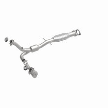 Load image into Gallery viewer, MagnaFlow Direct Fit Catalytic Converter Chevy S-10 00-02 OEM