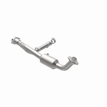 Load image into Gallery viewer, MagnaFlow Direct Fit Catalytic Converter 05-06 Lincoln Navigator 5.4L w/ 3in Main Piping